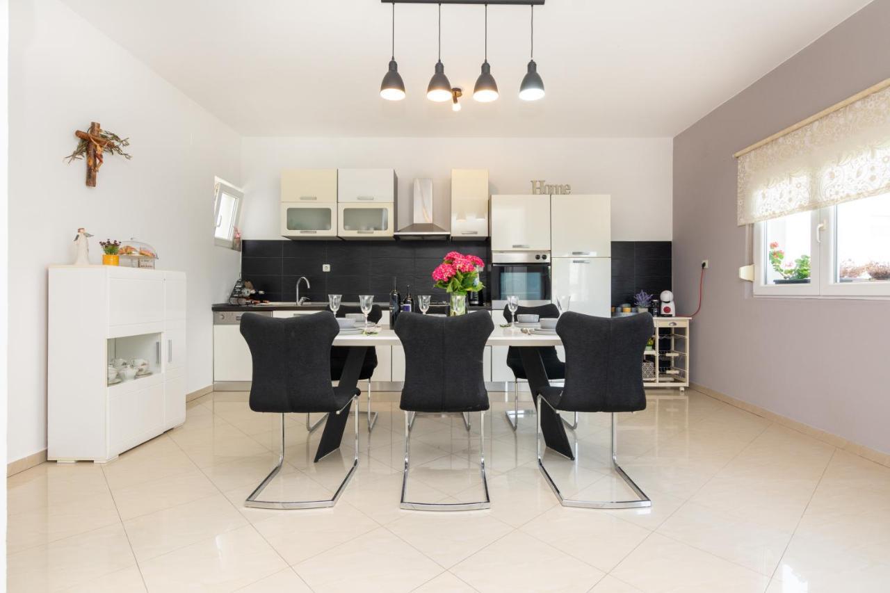 Holiday Home Bibano บาร์บินเย ภายนอก รูปภาพ