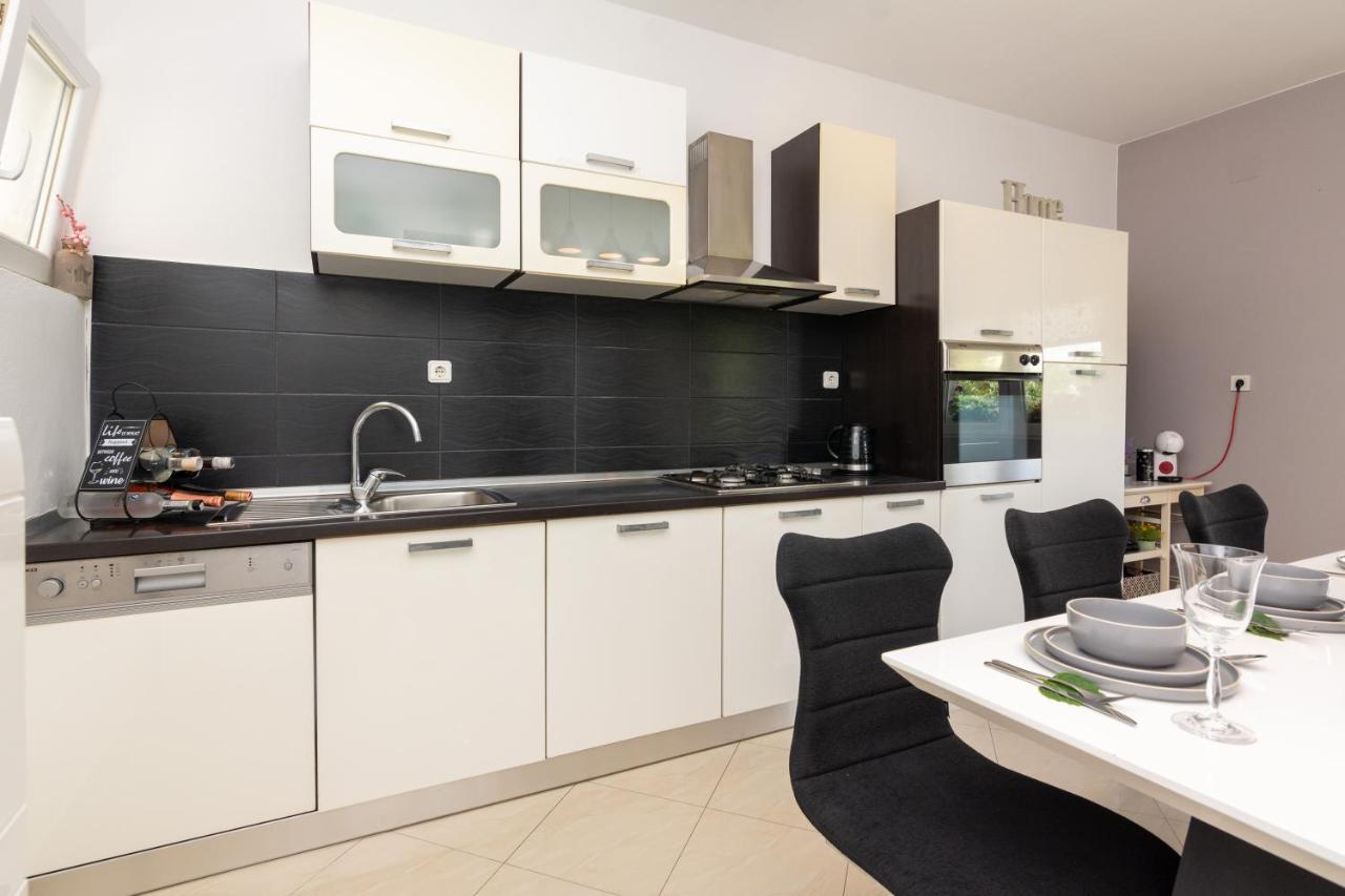 Holiday Home Bibano บาร์บินเย ภายนอก รูปภาพ