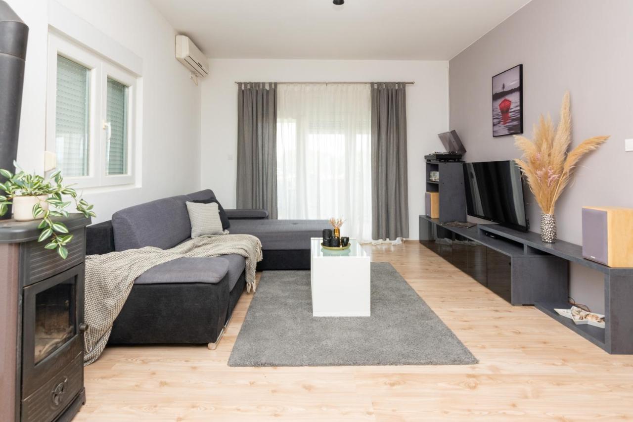 Holiday Home Bibano บาร์บินเย ภายนอก รูปภาพ